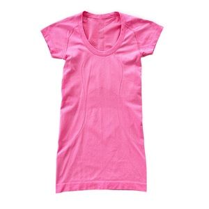 Lululemon • Swiftly Tech Short Sleeve Crew
Heathered Neon Pink